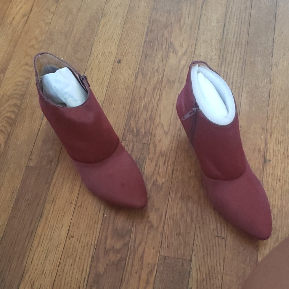 BOOTIES - Picture 2 of 3